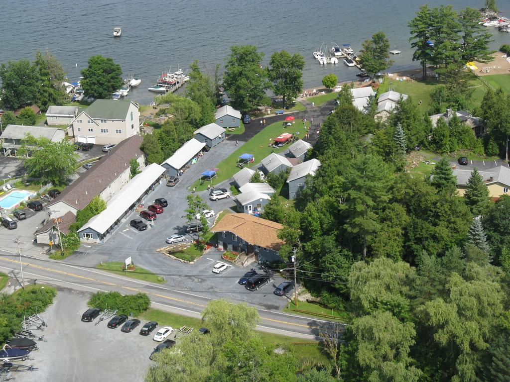 Blue Lagoon Resort Lake George Værelse billede